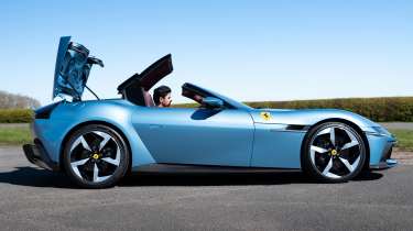 Ferrari 12 Cilindri Spider – front