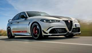 Alfa Romeo Giulia Quadrifoglio Luna Rossa