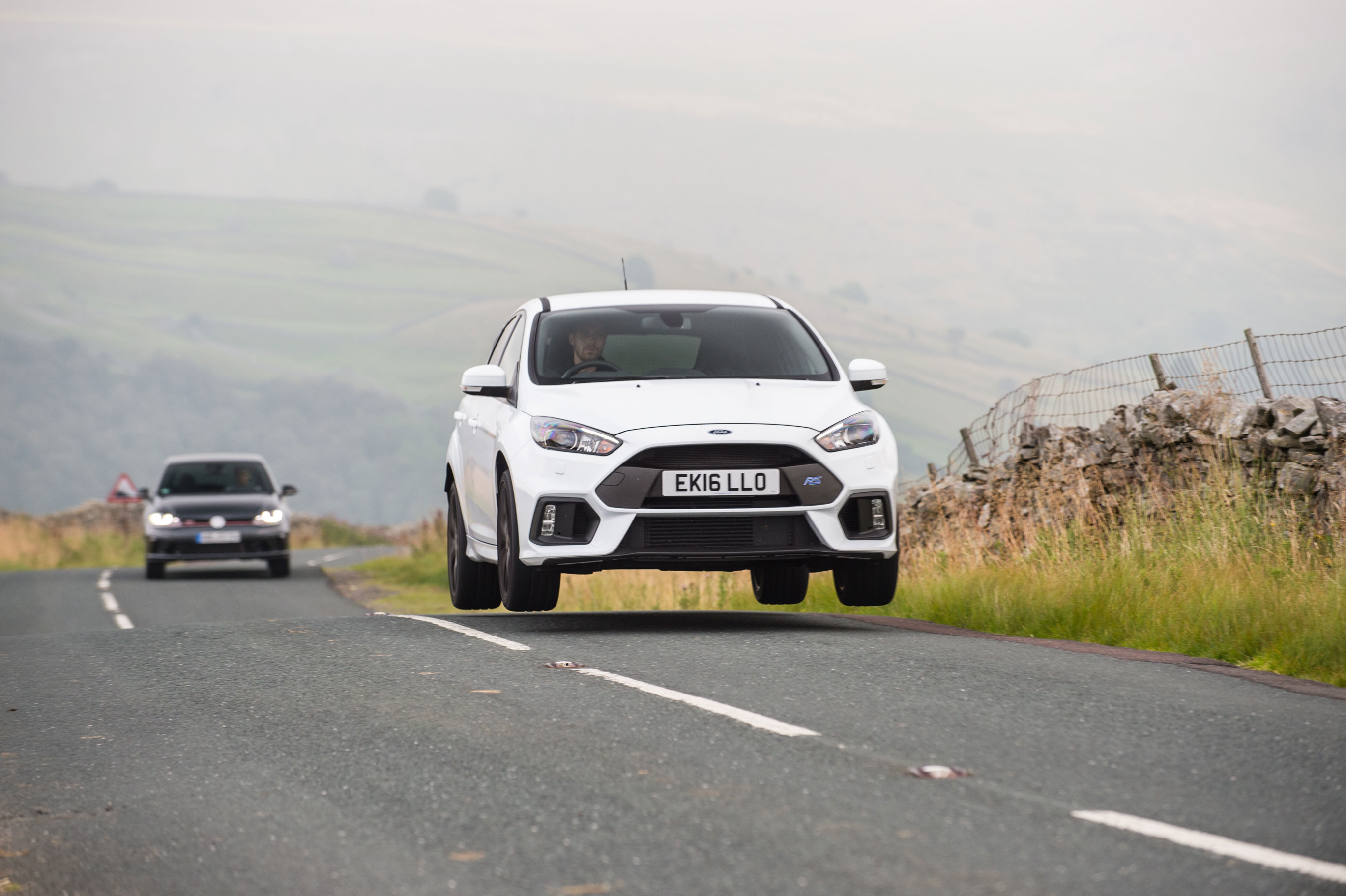 Ford Focus RS review – is Ford's hyperactive hatchback a cut-price Audi  RS3? (2016 - 2018)