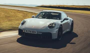 Porsche 911 GTS – front