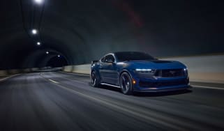 Ford Mustang GT Dark Horse – header