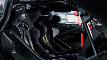 McLaren 720S GT3X 2021 – seats