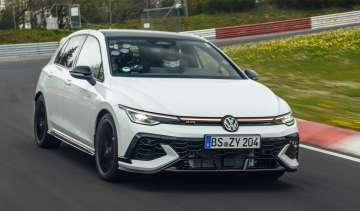 Volkswagen Golf GTI Edition 50 – front