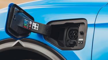 Alpine A390 charge port