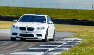 BMW M5 F10 - white