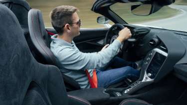 McLaren 750S Spider – interior