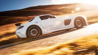 Porsche 911 GT2 RS & Mercedes-Benz SLS AMG Black Series - gullwing