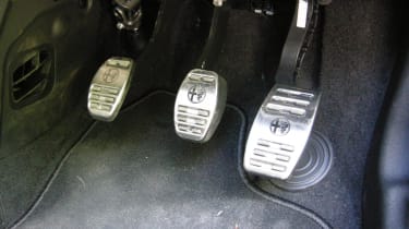 Alfa Giulietta group test pedals