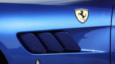 Ferrari GTC4 Lusso T - vent