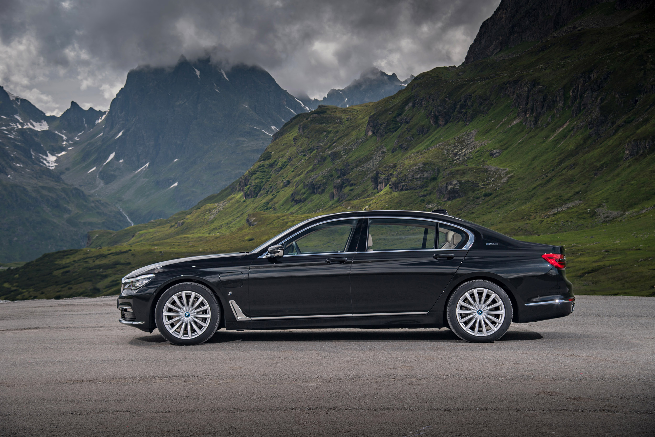 bmw 740e plug in hybrid