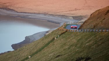 Aston Martin V12 Vantage MH – pull back