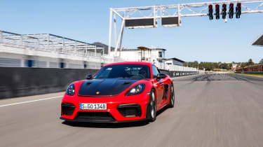 Porsche 718 Cayman GT4 RS – nose front tracking