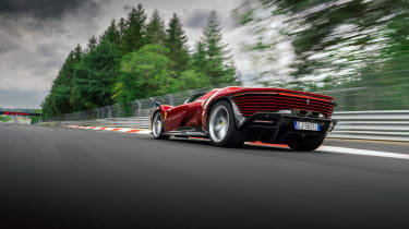 Ferrari SP3 Ionia – rear tracking