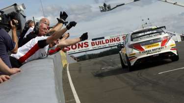 BTCC British Touring Car Championship Round 7: Knockhill