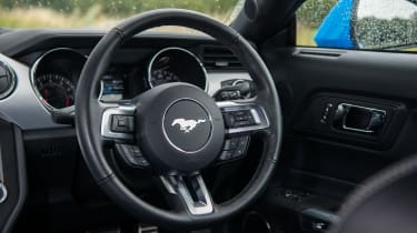 Ford Mustang GT - Steering wheel