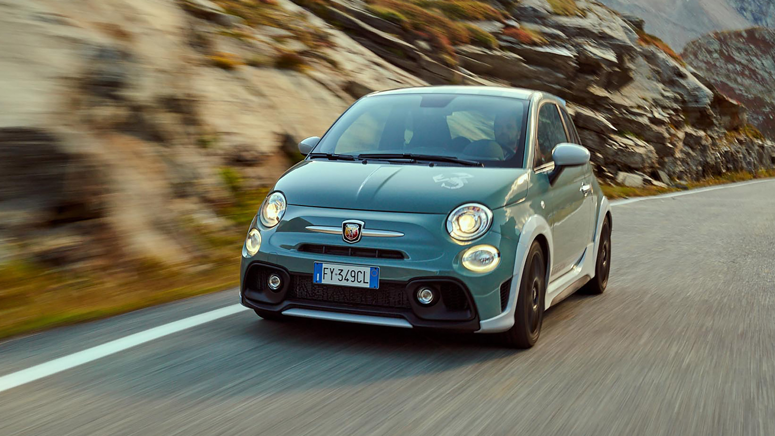 Limited Run Abarth 695 70th Anniversary Unveiled Evo