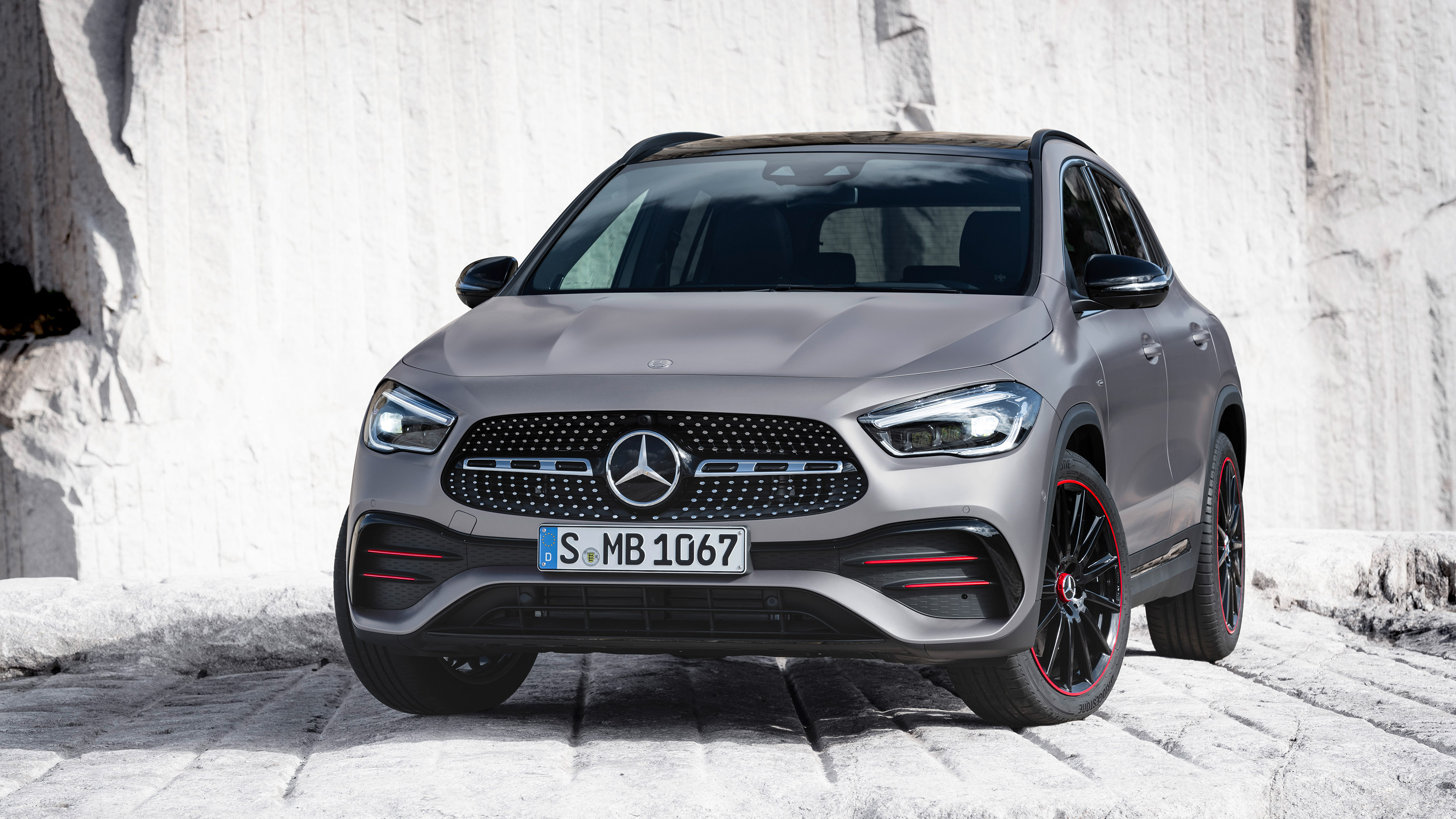 Mercedes Benz Gla Revealed Compact Suv Range Topped By 301bhp Gla35 Evo