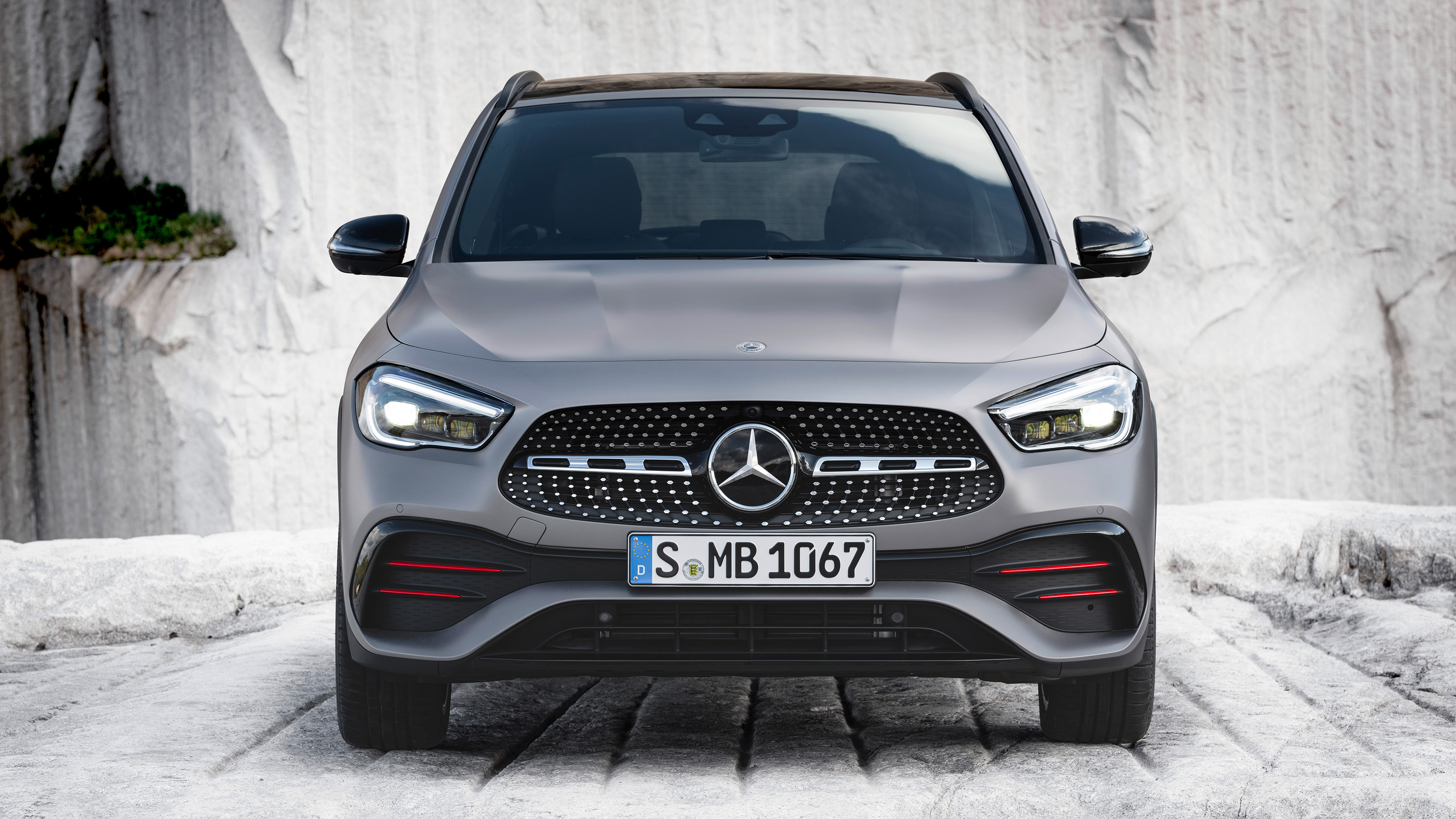 Mercedes Benz Gla Revealed Compact Suv Range Topped By 301bhp Gla35 Evo